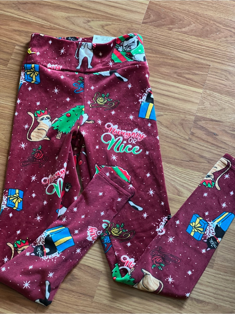 No Boundaries Burgundy Holiday Cats & Trees Velour Leggings